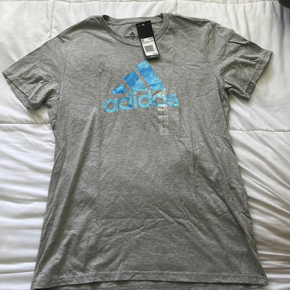 NWT Adidas Amplifier Tee